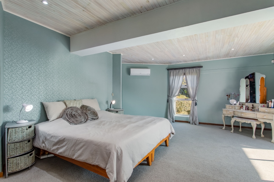 4 Bedroom Property for Sale in Lemoenkloof Western Cape